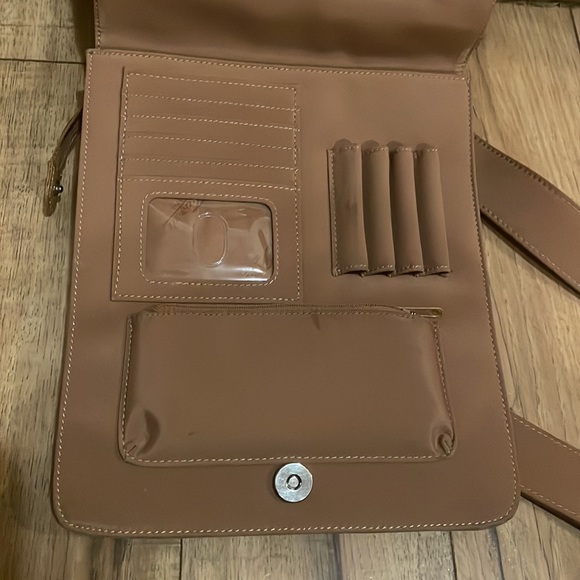 Vintage Fossil Messenger Crossbody - Picture 6 of 12